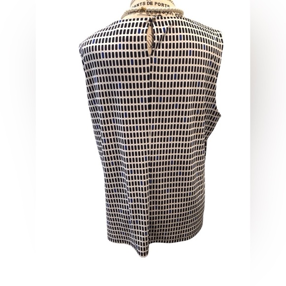 Calvin Klein 1X Black Blue White Pin Tucked Geometric Sleeveless Top Button Back - Picture 2 of 5